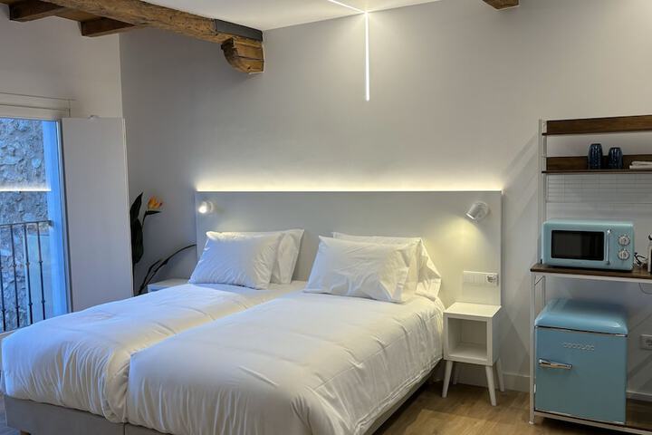 Room 4 of 18
