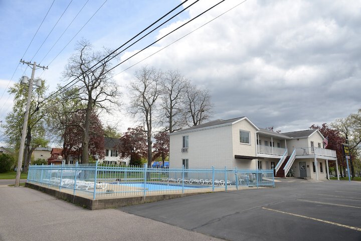 Pool 29 of 38