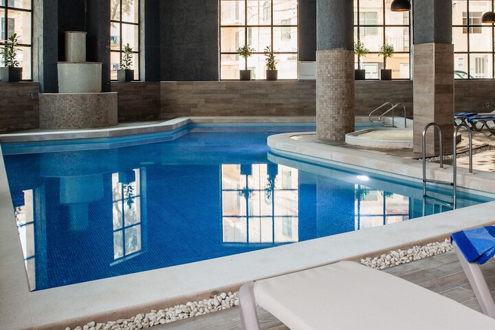 Pool 25 of 44