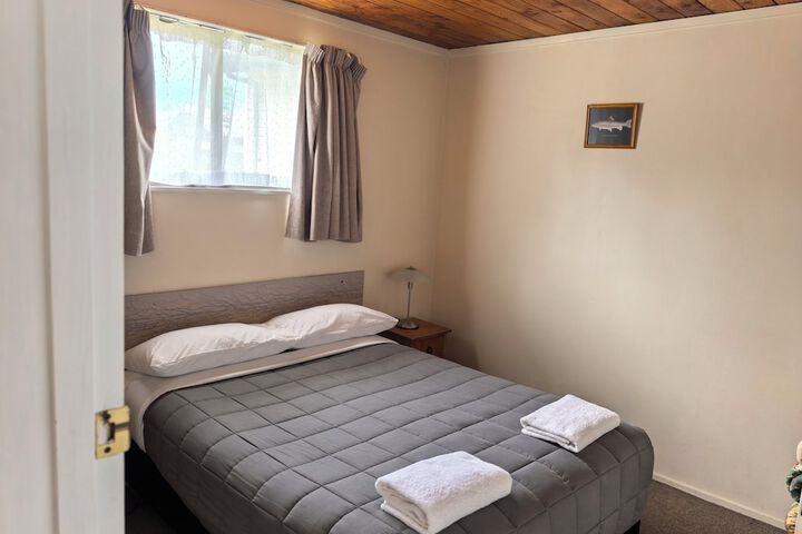 Room 11 of 76
