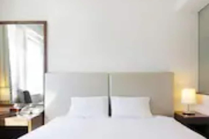 Room 6 of 39