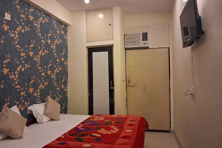 Room 21 of 35