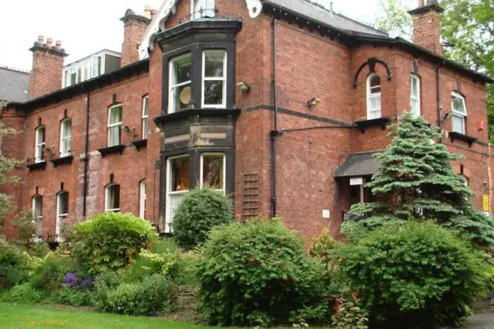 OAK VILLA HOTEL