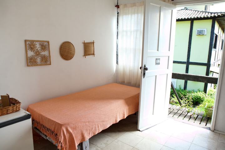 Room 10 of 29