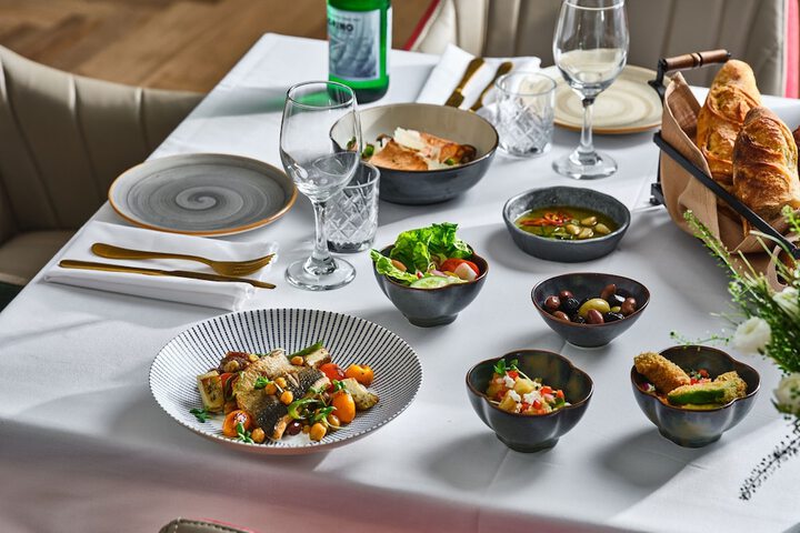 Dining 104 of 168