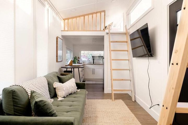 Room 43 of 65
