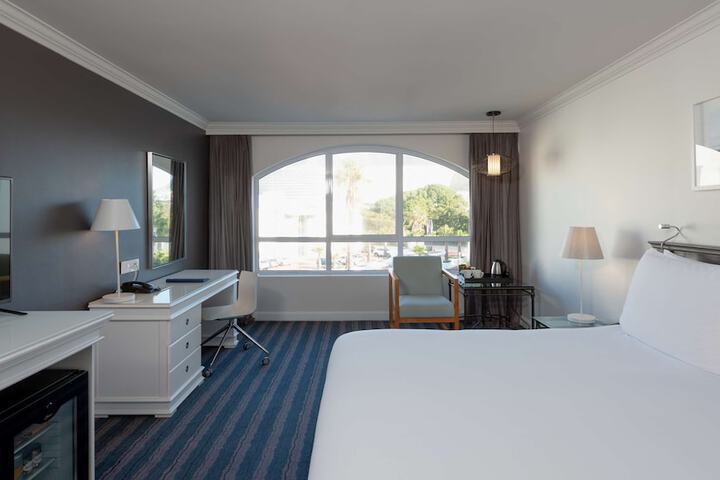 Room 9 of 236