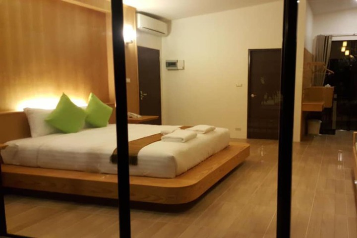 Room 2 of 44