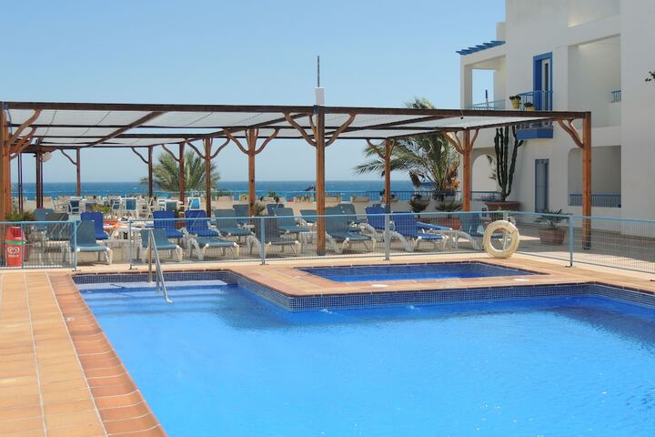 Hotel Pool
