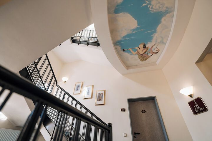 Guest Lobby