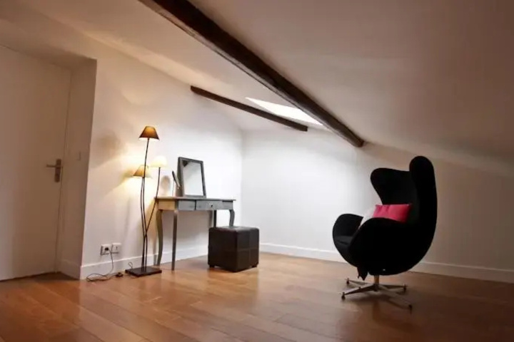 Room 12 of 20