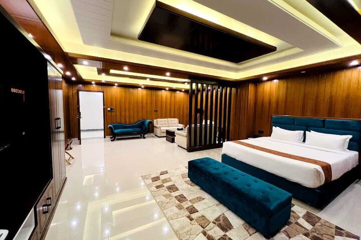 Room 20 of 76