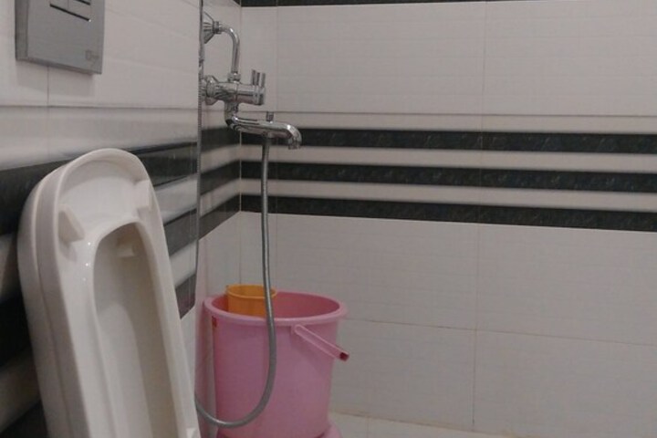 Room 15 of 32