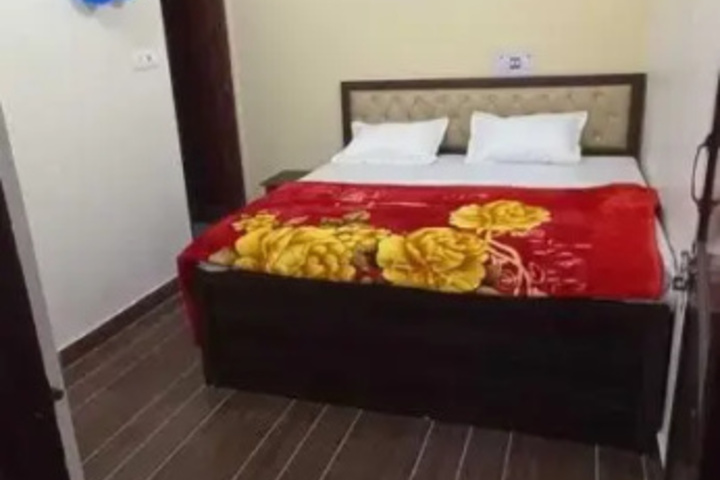 Room 5 of 11