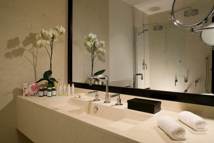 Bathroom Interior Photo