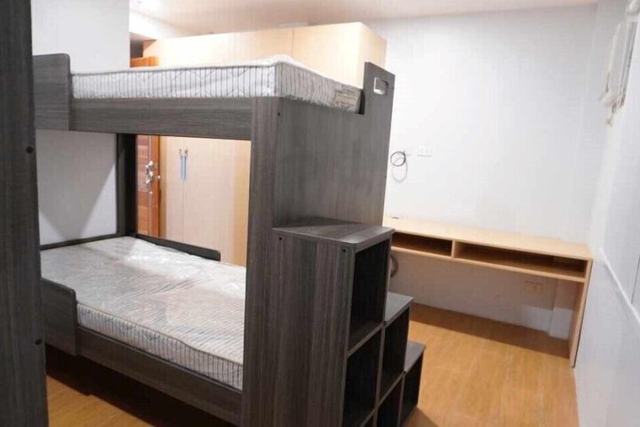 Room 5 of 19