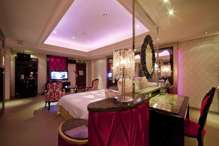 Room 10 of 55
