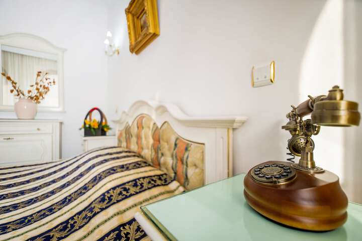 Room 12 of 52