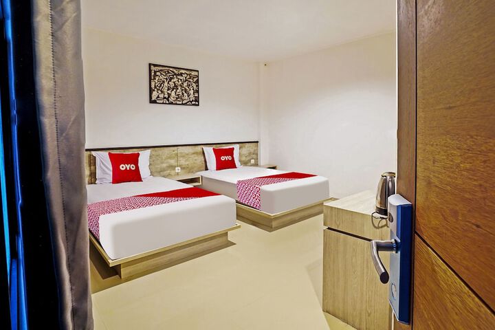 Room 14 of 33