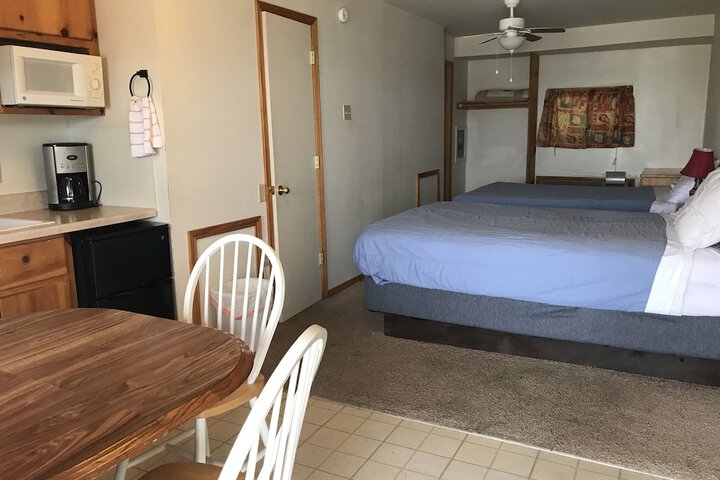 Room 10 of 29