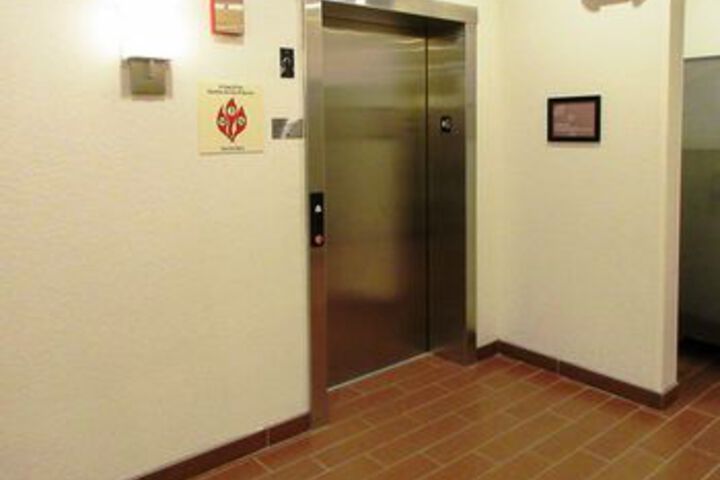 Ballroom/Hall 53 of 74