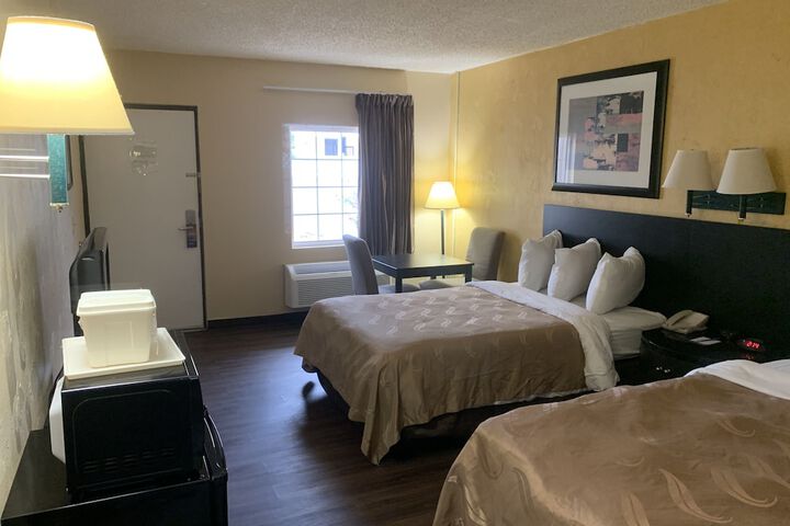 2 Double Beds (5 of 13)