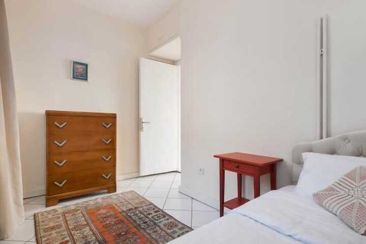 Room 6 of 52