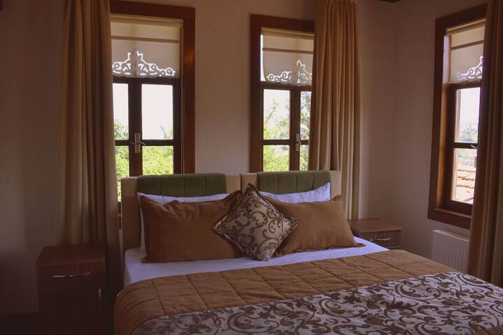 Room 3 of 42