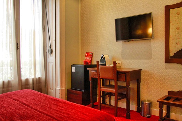 Room 21 of 48