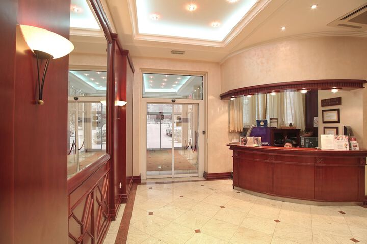 Check-in/check-out kiosk