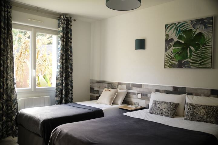 Room 3 of 52