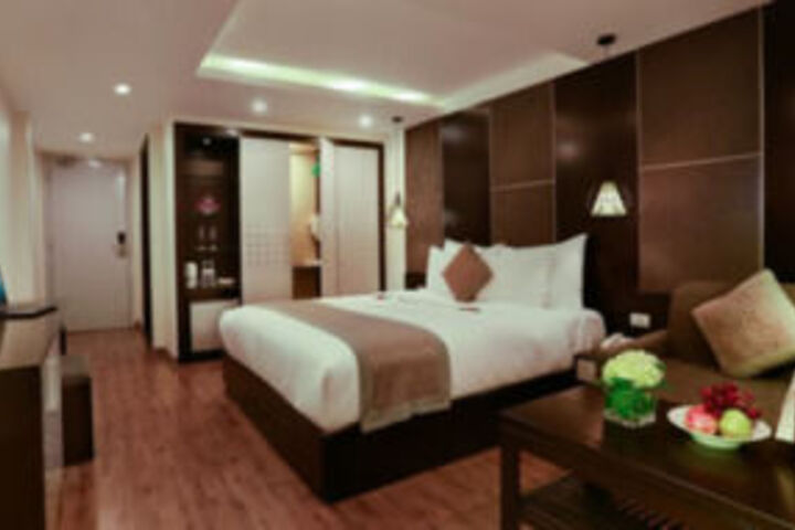 Room 9 of 33