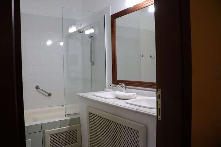 Room 72 of 127