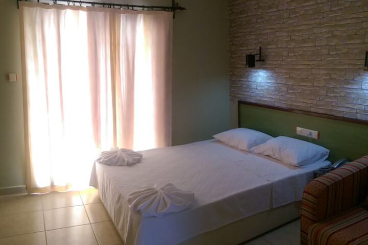 Room 4 of 20