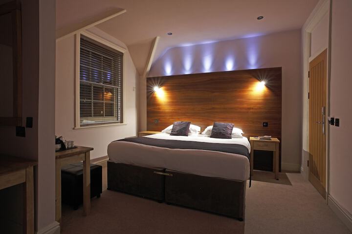 Room 6 of 64