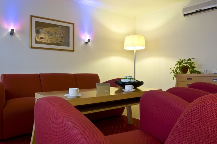 Room 25 of 53