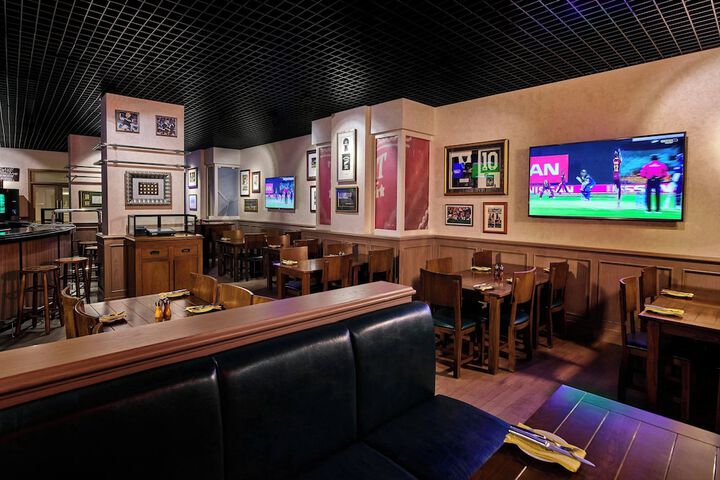 Lounge 57 of 63