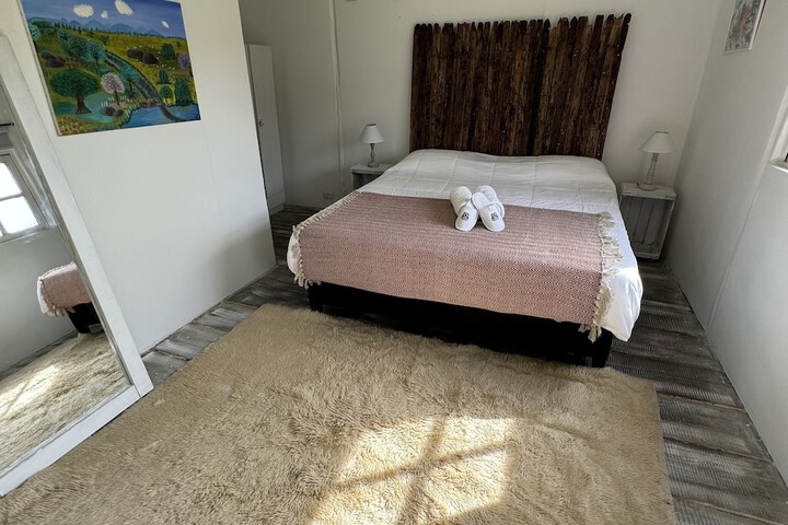 Room 11 of 102