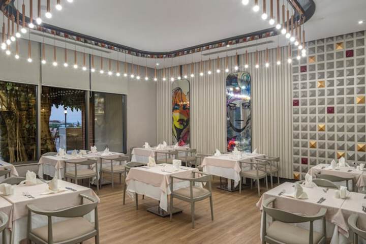 Dining 74 of 152