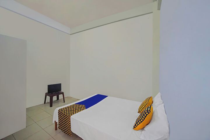 Room 12 of 22