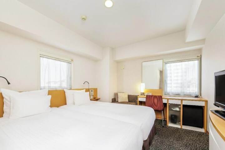 Room 22 of 48