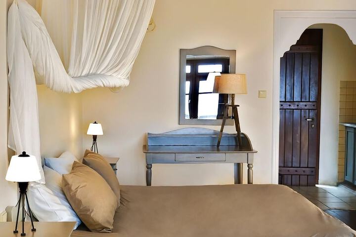 Room 6 of 49