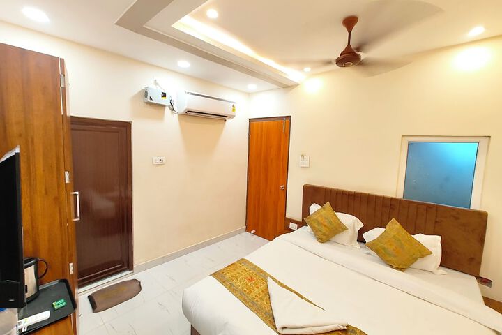 Room 3 of 13