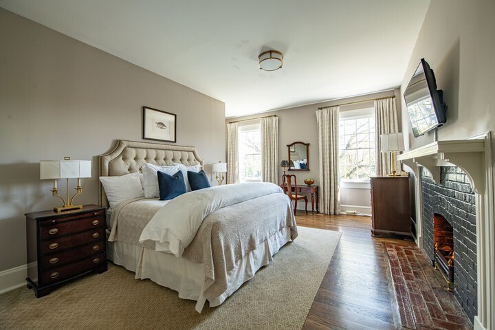 Room 15 of 73