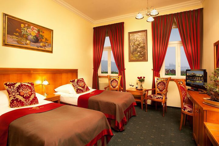 Room 10 of 61