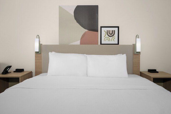 Room 9 of 30