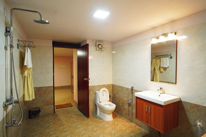 Room 53 of 94