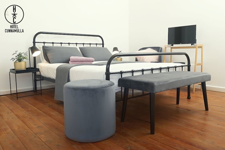 Room 6 of 27