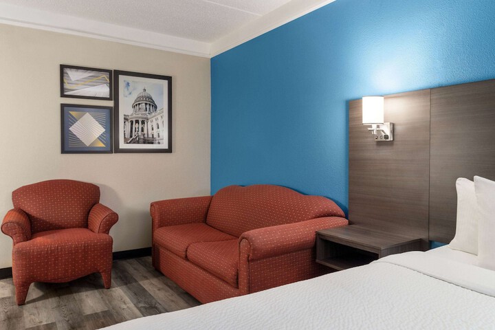 1 King Bed 1 Bedroom Executive Room (14 of 18)