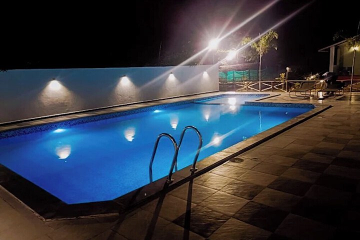 Pool 10 of 20